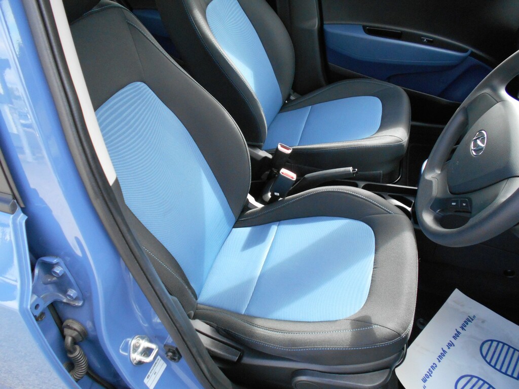 Hyundai I10 Hatchback 1.2 I10 Se 1.2 At Blue Int Ss 2017 YO66LSL Blue #6