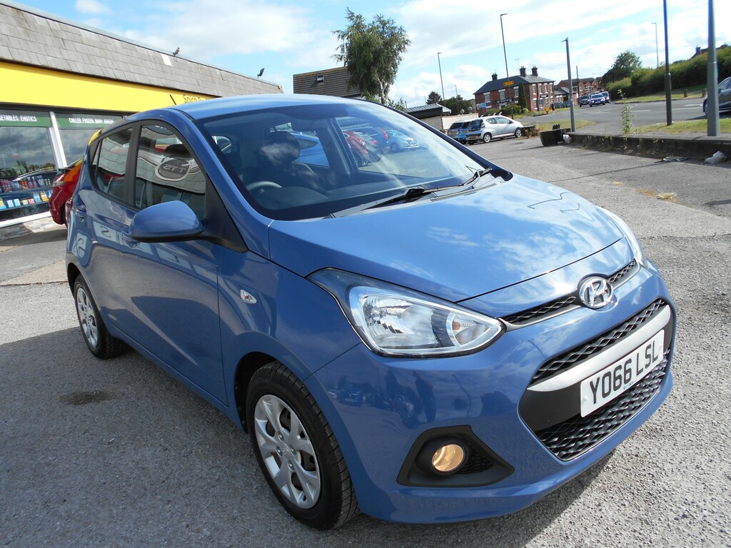 Hyundai I10 Hatchback 1.2 I10 Se 1.2 At Blue Int Ss 2017 YO66LSL Blue #2