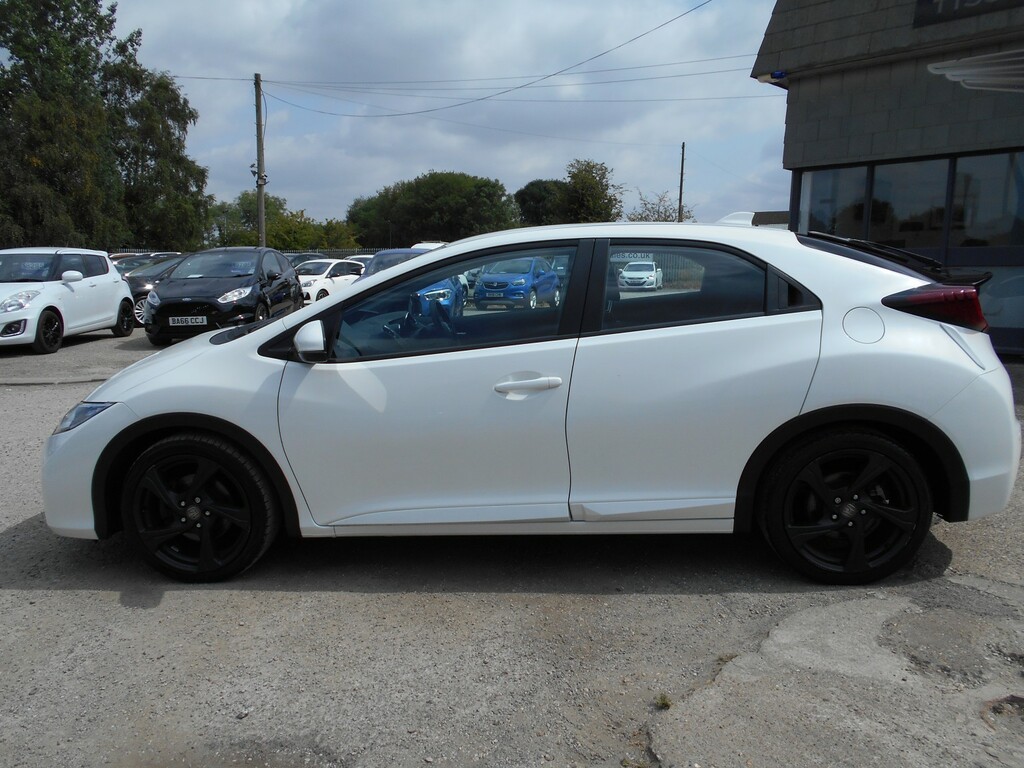 Honda Civic Hatchback 1.8 I-vtec Se Plus 201616 White #3