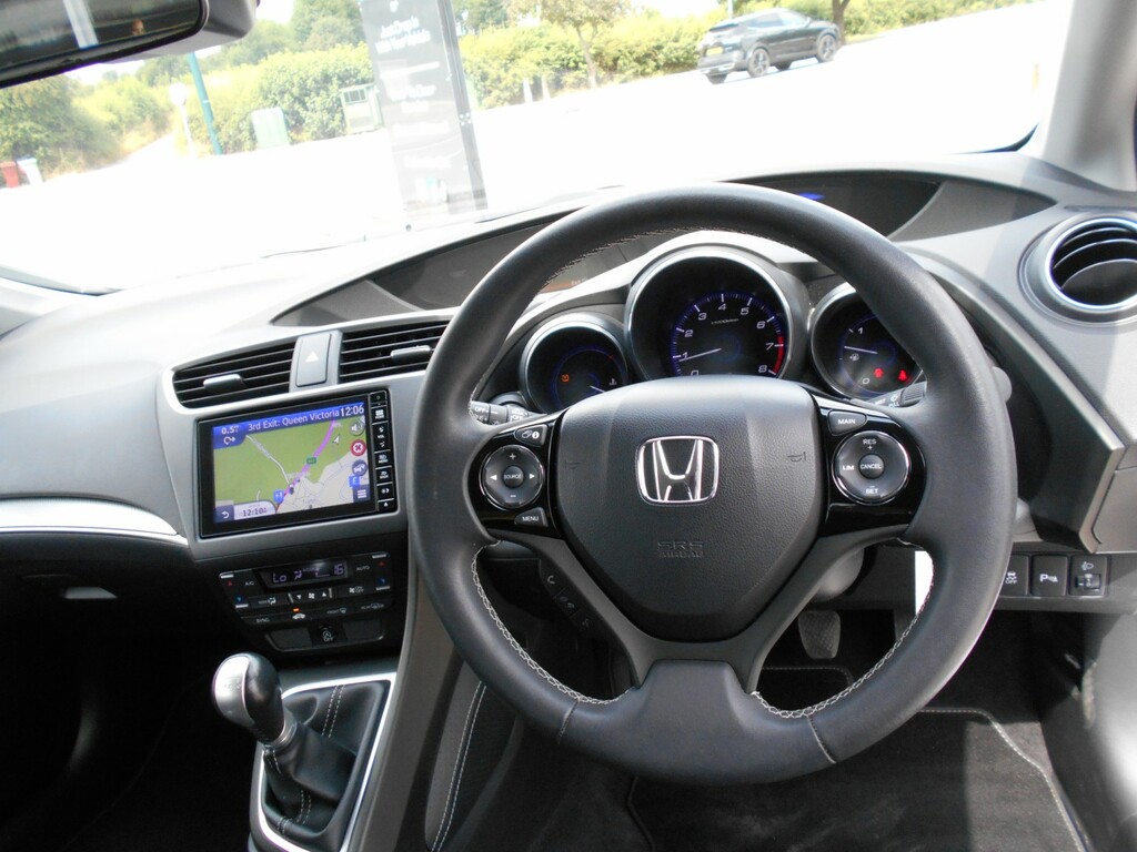 Honda Civic Hatchback 1.8 I-vtec Se Plus 201616 White #5
