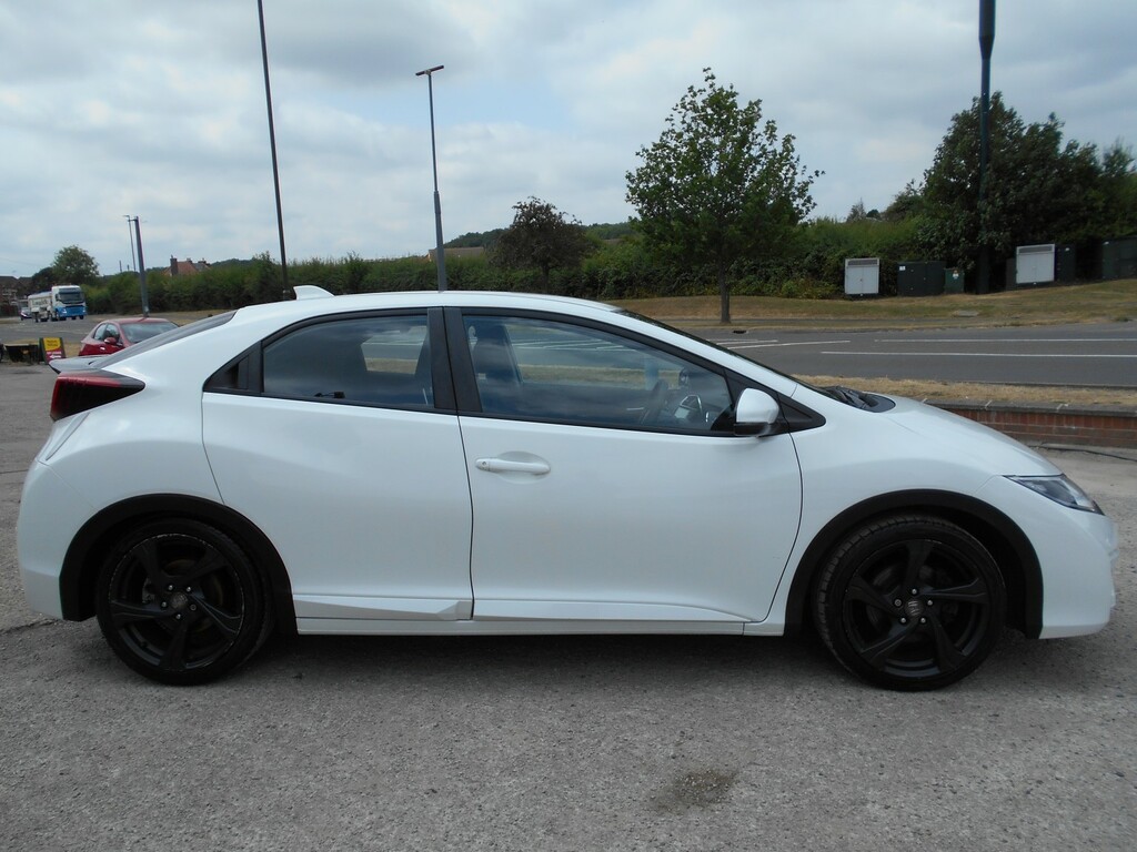 Honda Civic Hatchback 1.8 I-vtec Se Plus 201616 White #4
