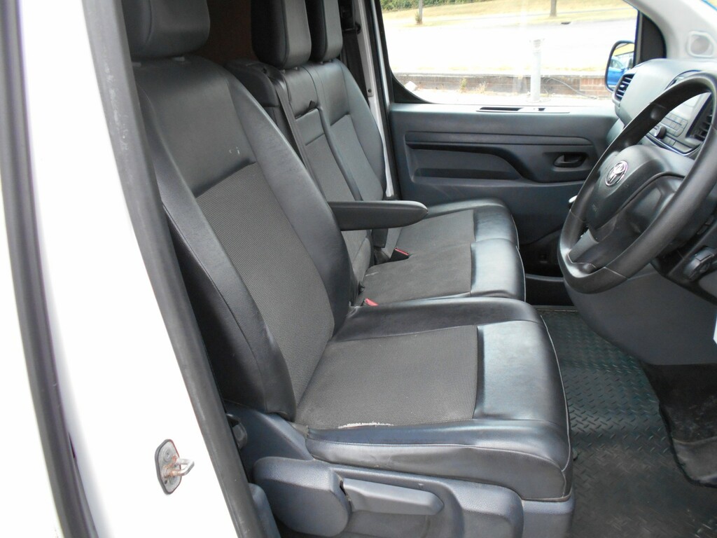 Toyota PROACE Panel Van 1.6D Comfort Medium Panel Van Mwb Euro 6 White #7
