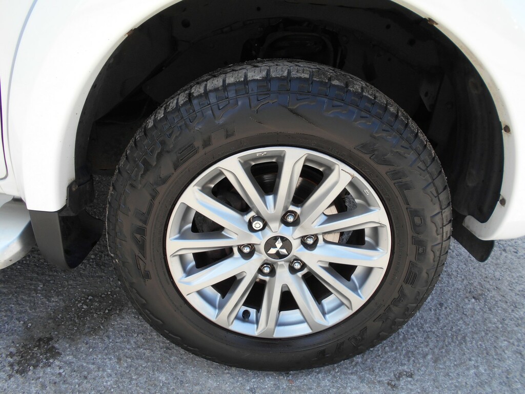 Mitsubishi L200 2.4L Dc Barbarian Black #25