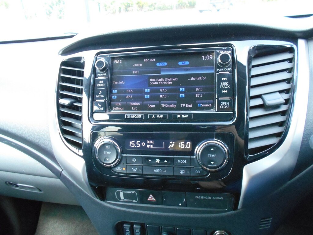 Mitsubishi L200 2.4L Dc Barbarian Black #12