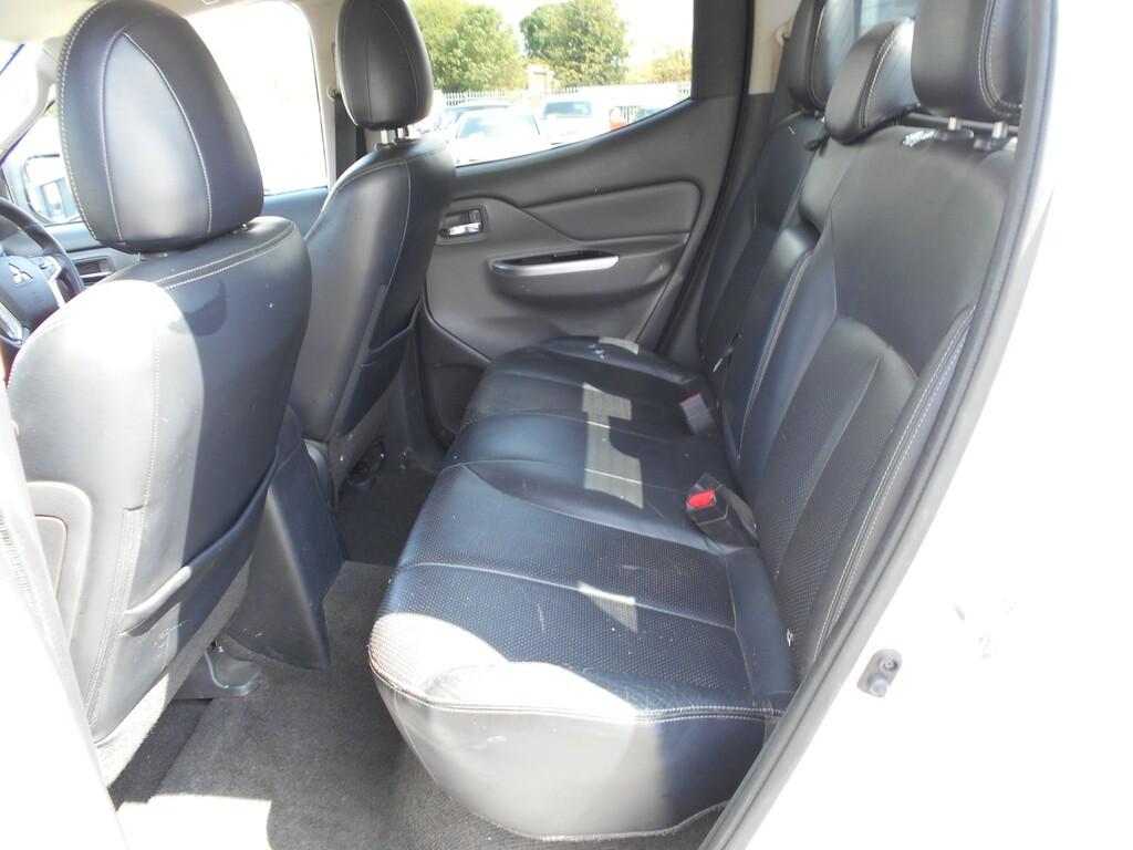 Mitsubishi L200 2.4L Dc Barbarian Black #16
