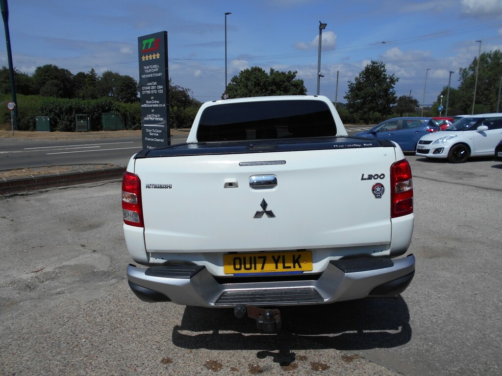 Mitsubishi L200 2.4L Dc Barbarian Black #20