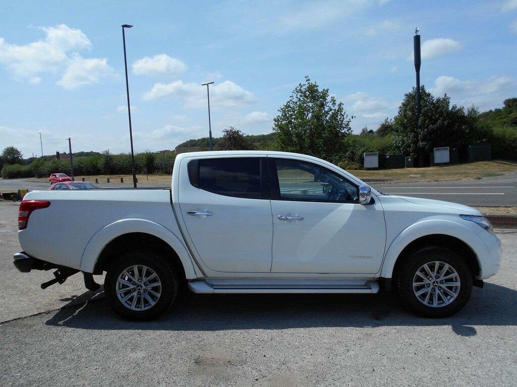 Mitsubishi L200 2.4 Di-d Dc Warrior Pick Up White #4