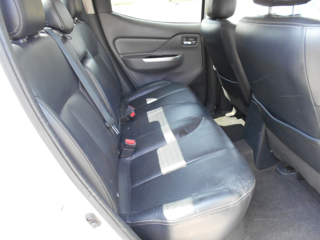 Mitsubishi L200 2.4L Dc Barbarian Black #8