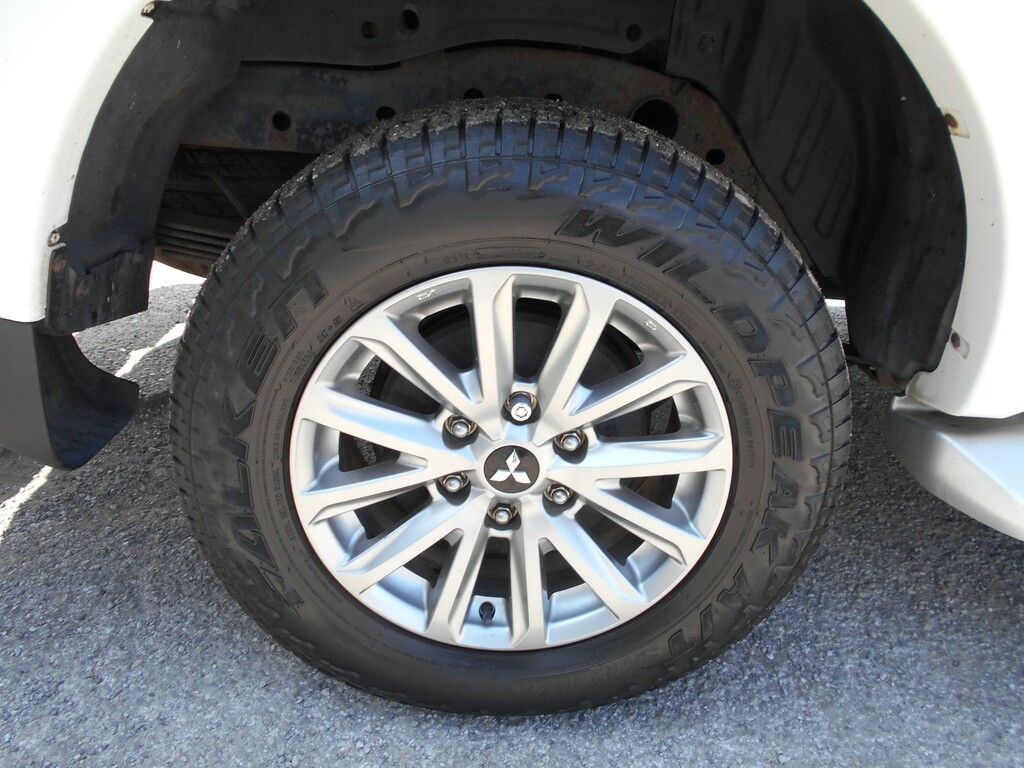 Mitsubishi L200 2.4L Dc Barbarian Black #24