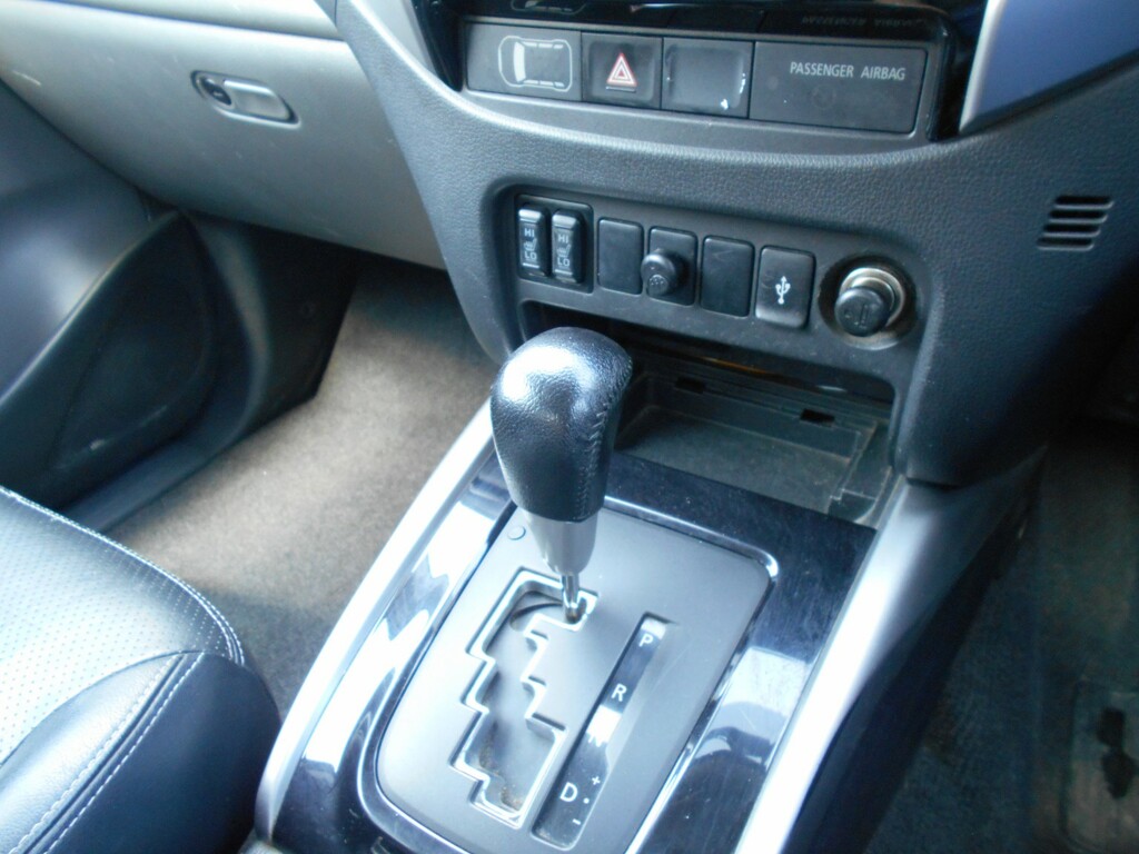 Mitsubishi L200 2.4L Dc Barbarian Black #9