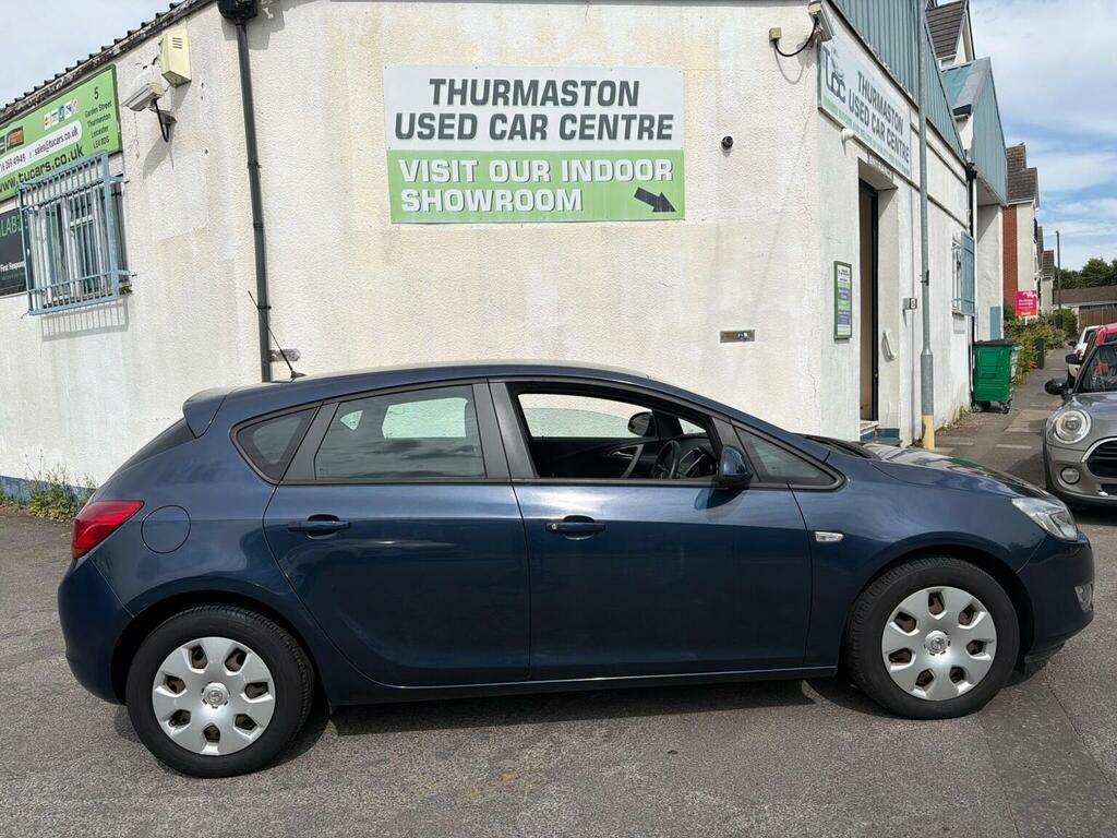 Vauxhall Astra Hatchback 1.6 16V Exclusiv Euro 5 20111 Blue #5