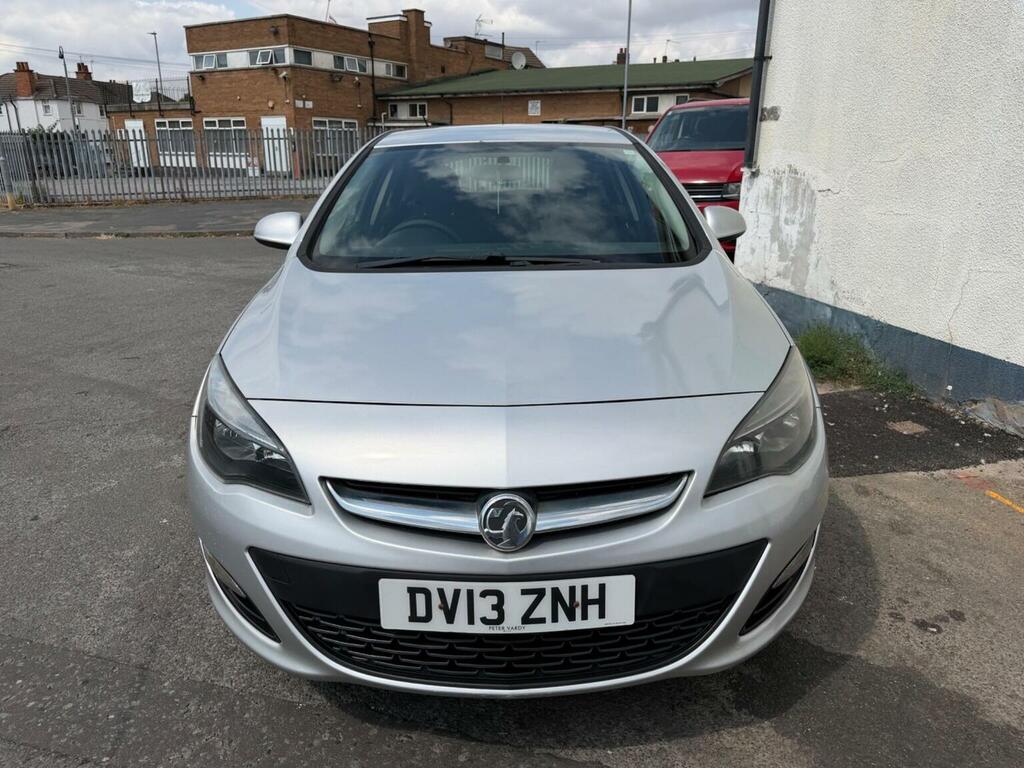 Vauxhall Astra 1.4 16V Exclusiv Euro 5 Silver #2