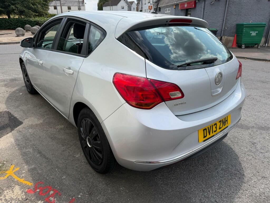 Vauxhall Astra 1.4 16V Exclusiv Euro 5 Silver #4