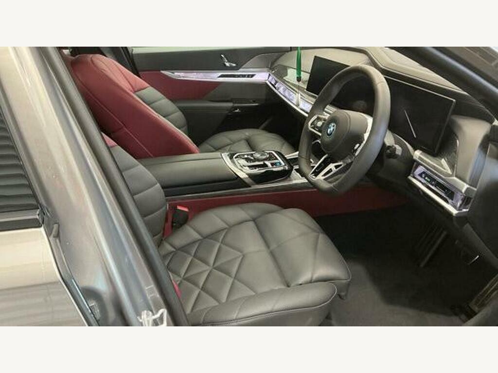 BMW i7 50 105.7Kwh M Sport Edrive Grey #2