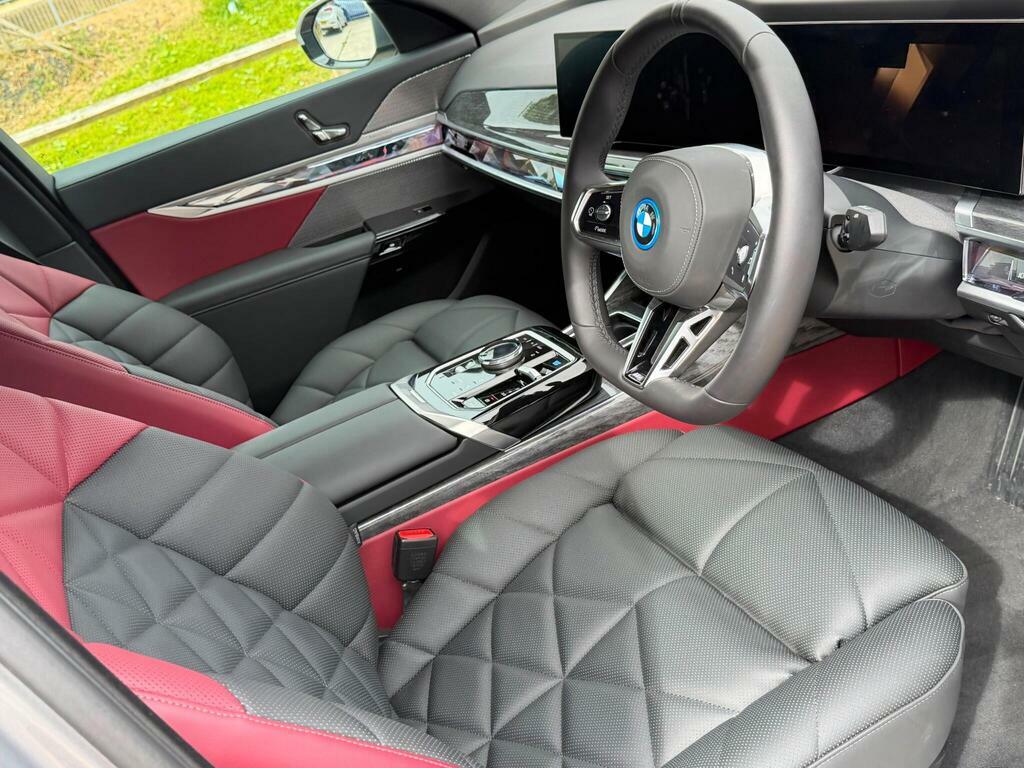 BMW i7 50 105.7Kwh M Sport Edrive Grey #2