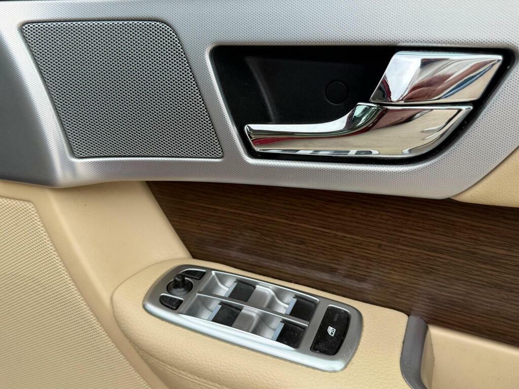 Jaguar XF Saloon Black #24