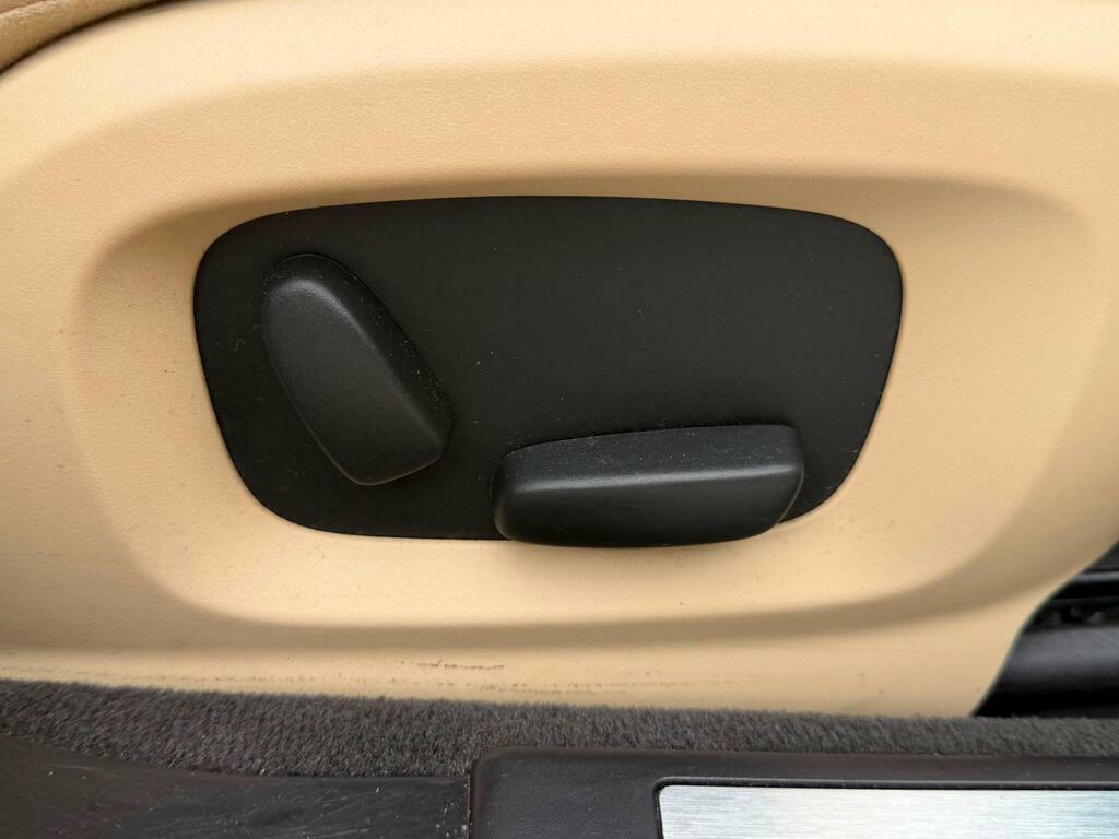 Jaguar XF Saloon Black #26