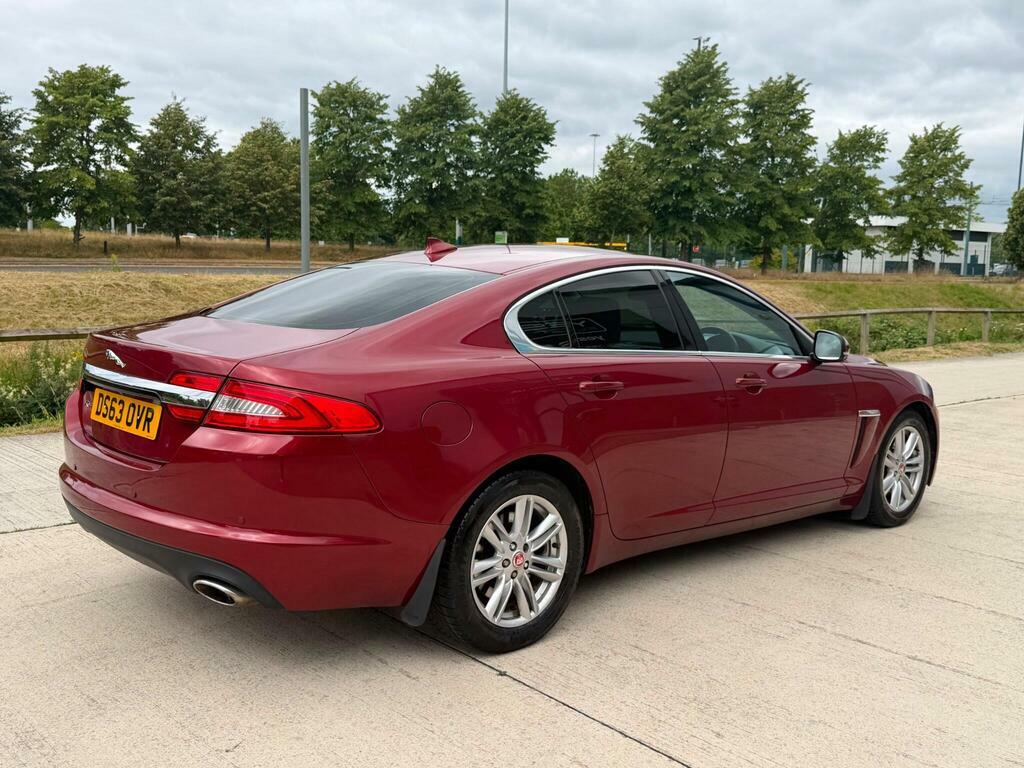 Jaguar XF Saloon Black #18