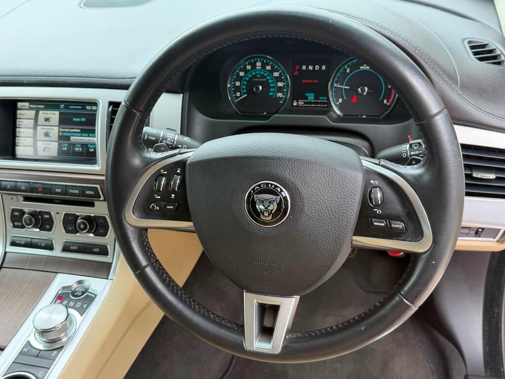 Jaguar XF Saloon Black #28