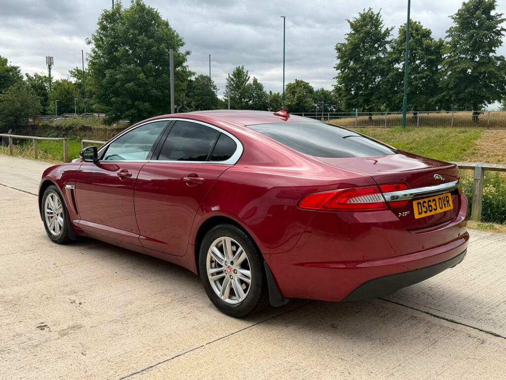 Jaguar XF Saloon Black #9