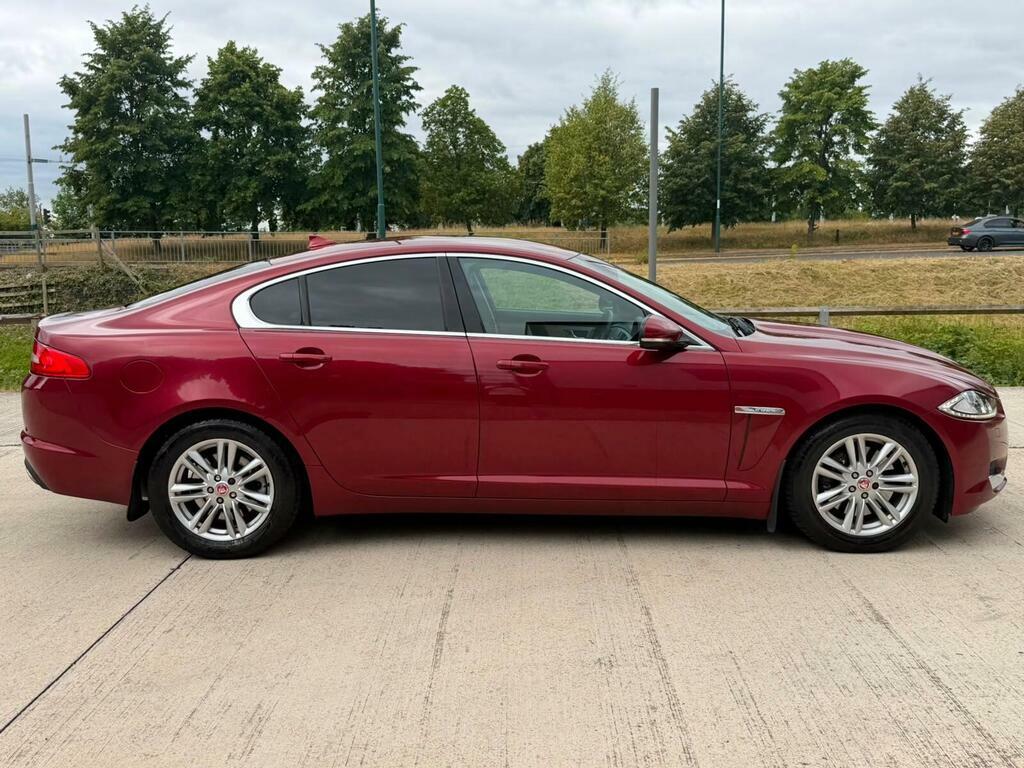 Jaguar XF Saloon Black #16