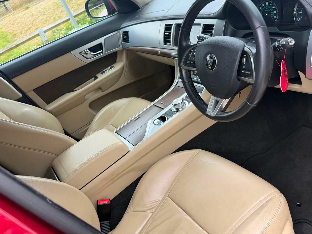 Jaguar XF Saloon Black #27