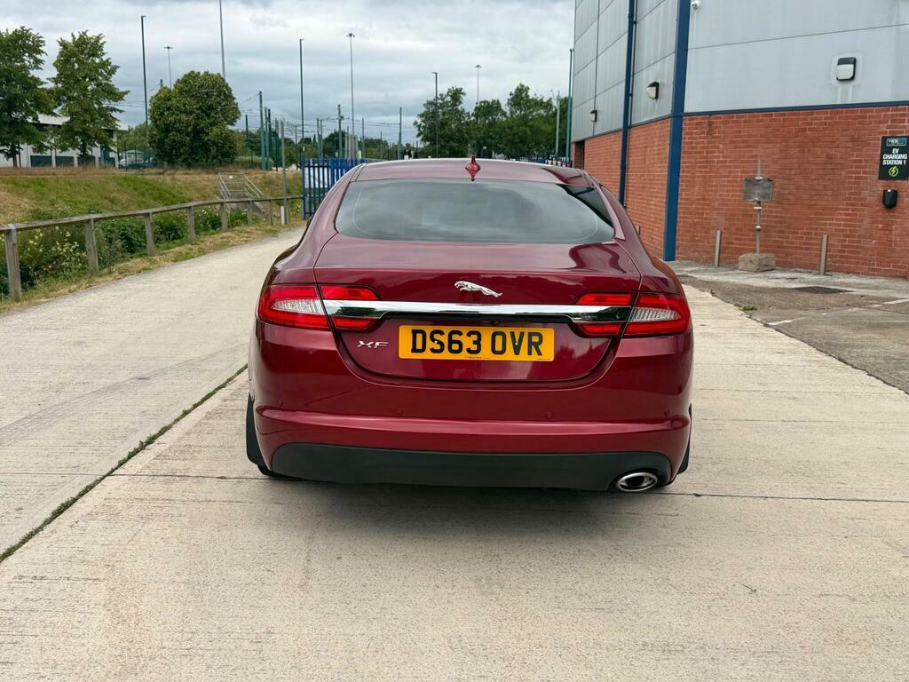 Jaguar XF Saloon Black #20
