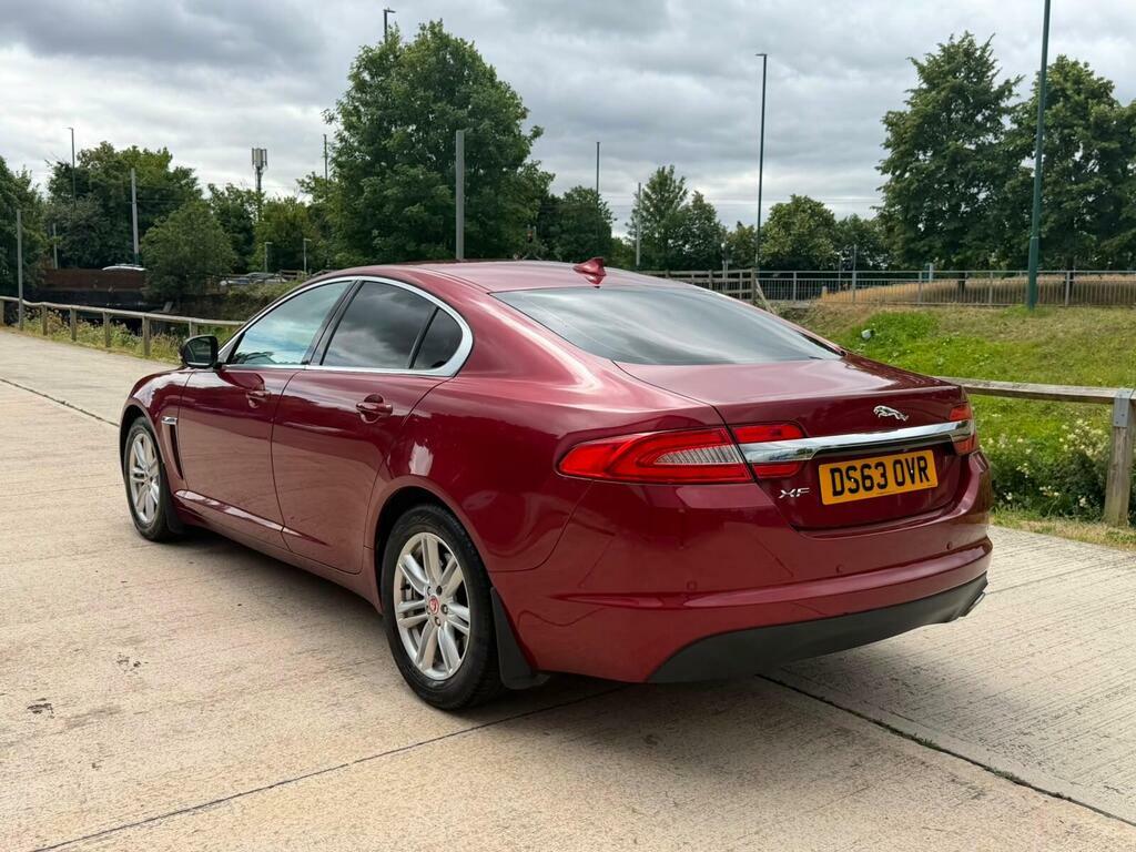 Jaguar XF Saloon Black #11
