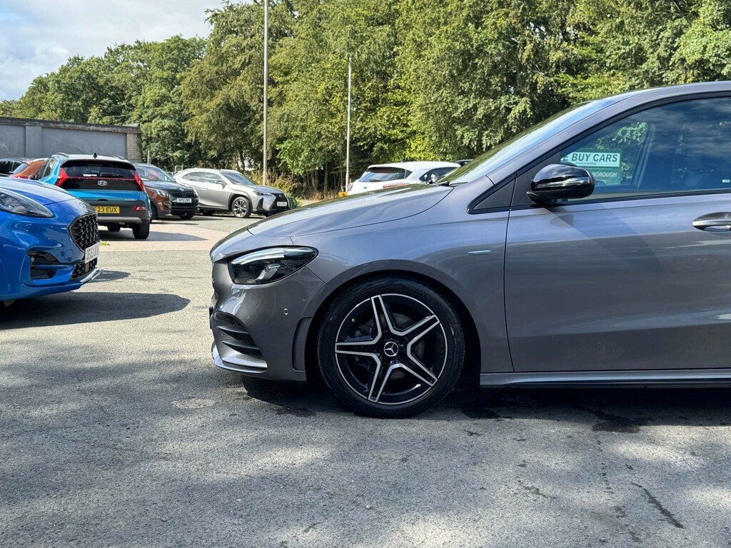 Mercedes-Benz B Class 1.3 136Ps B180 Sport Executive 7G Black #36