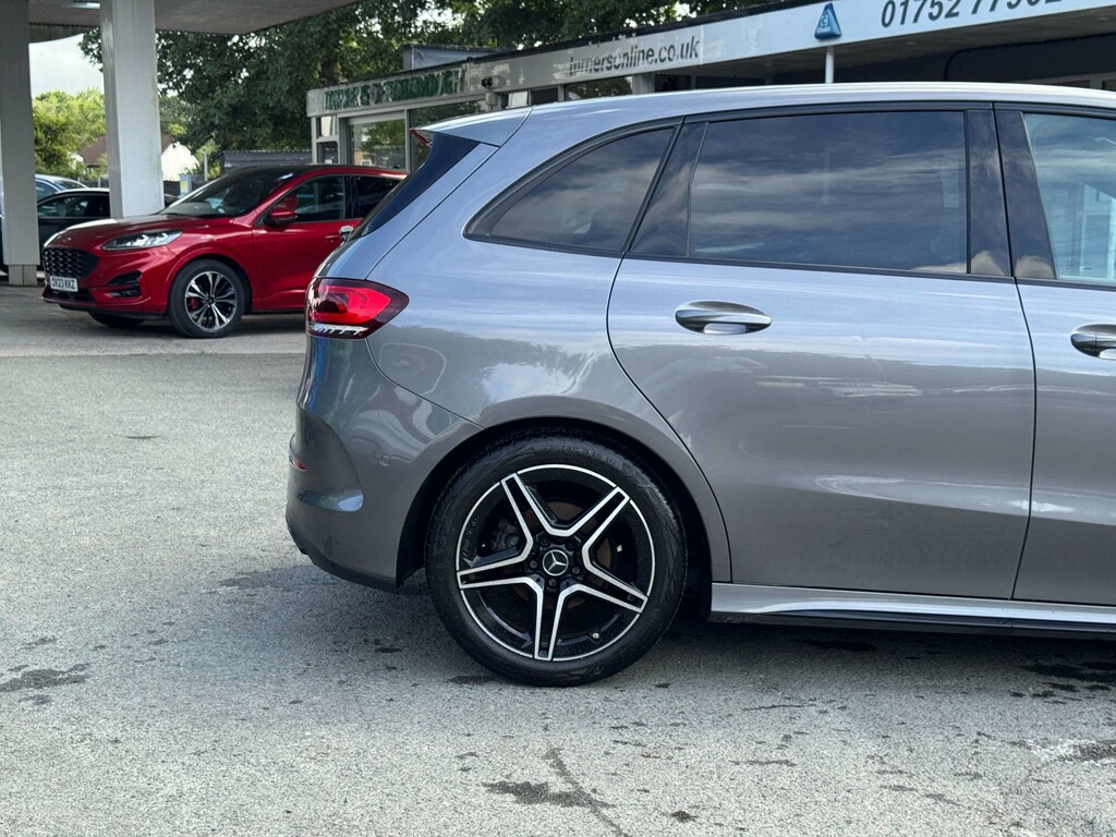 Mercedes-Benz B Class 1.3 136Ps B180 Sport Executive 7G Black #38