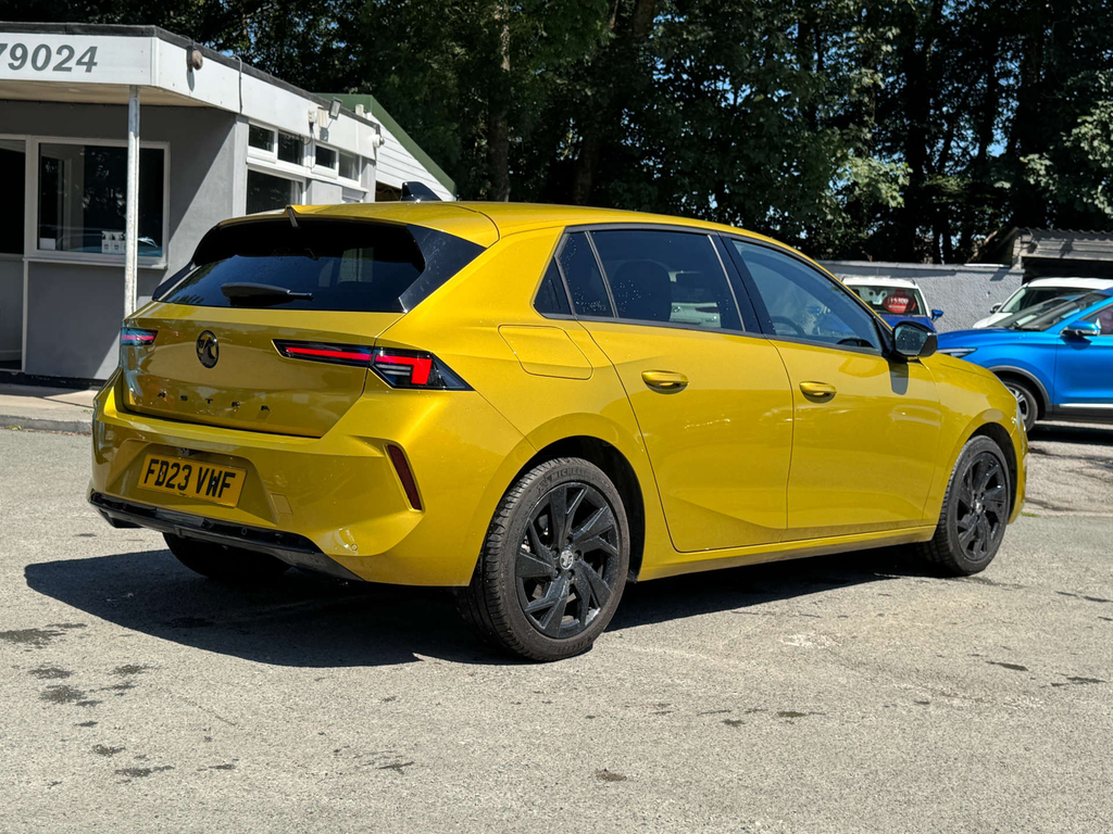 Vauxhall Astra 1.2L Turbo Gs Yellow #4