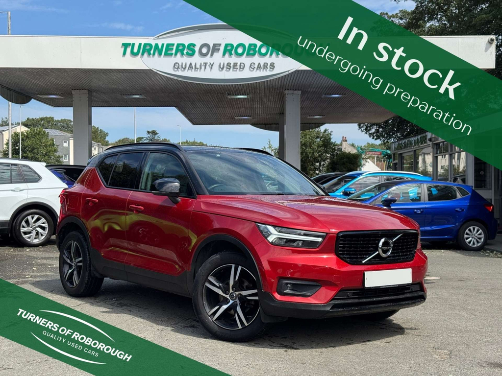 Volvo XC40 1.5L T3 R-design Red