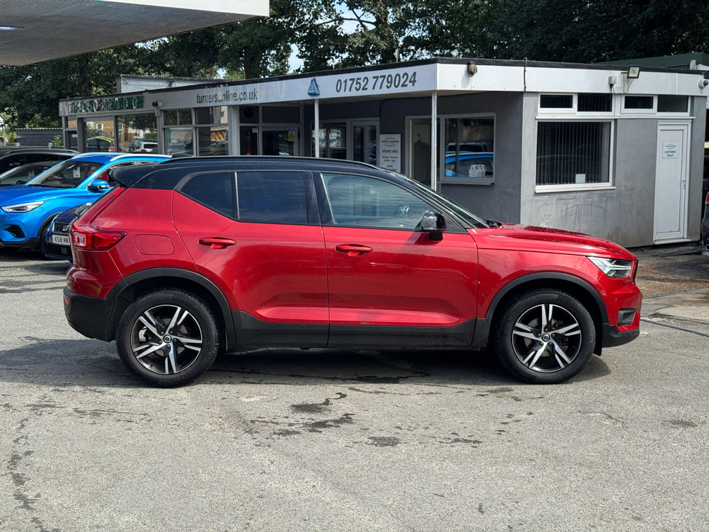 Volvo XC40 1.5L T3 R-design Red #3