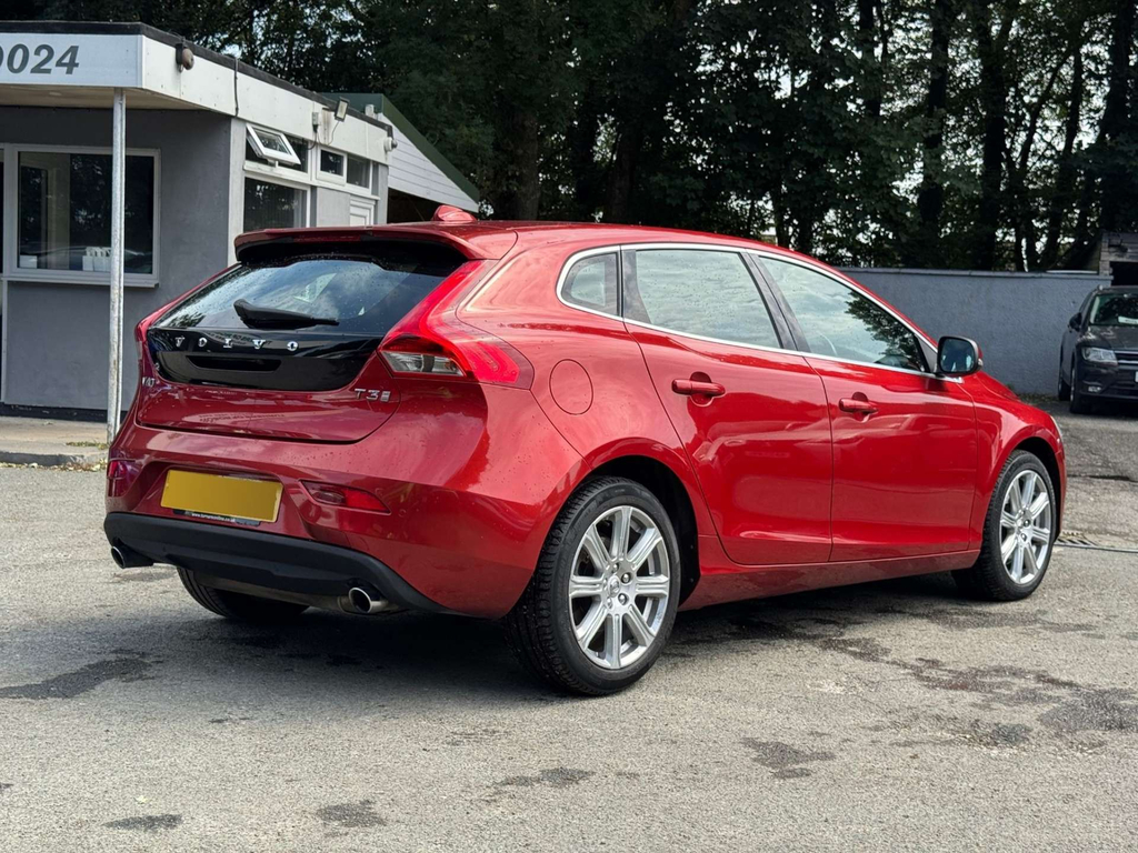 Volvo V40 1.5L T3 Inscription DK68HTY Red #4