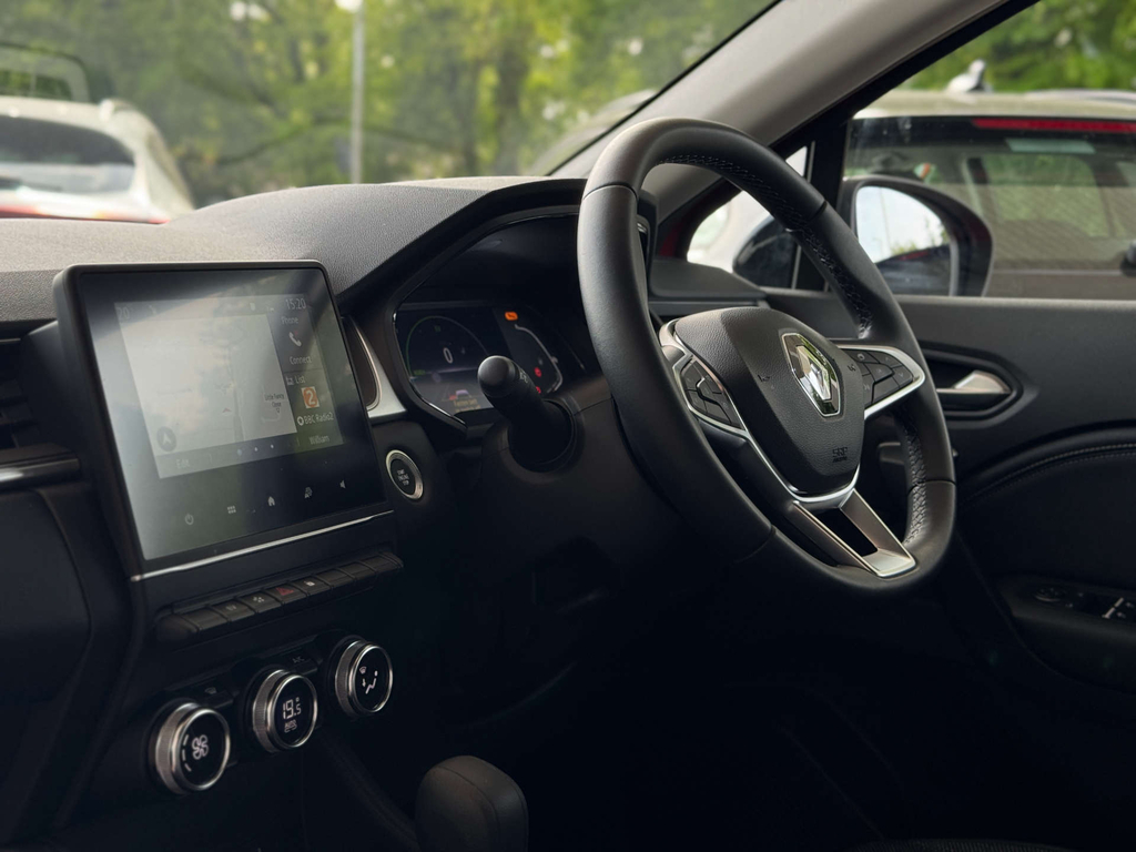 Renault Captur 1.6L E-tech Hybrid Techno Red #2