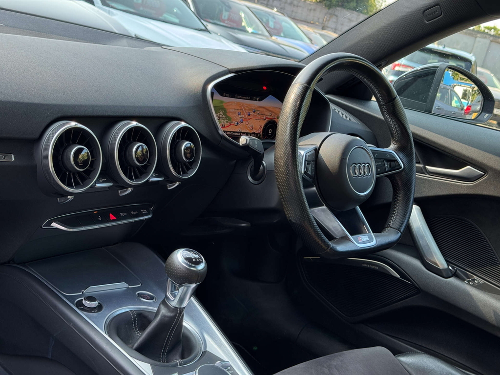 Audi TT 2.0L Tfsi S Line Black #2
