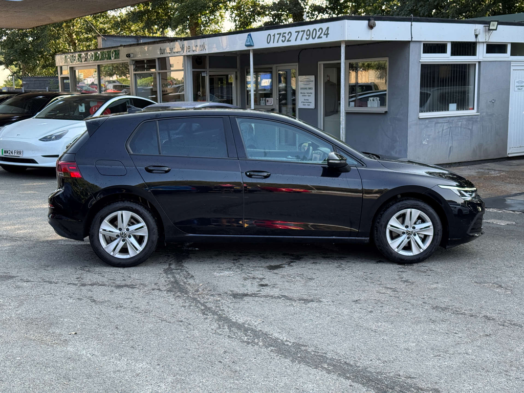 Volkswagen Golf 1.0L Life Black #6