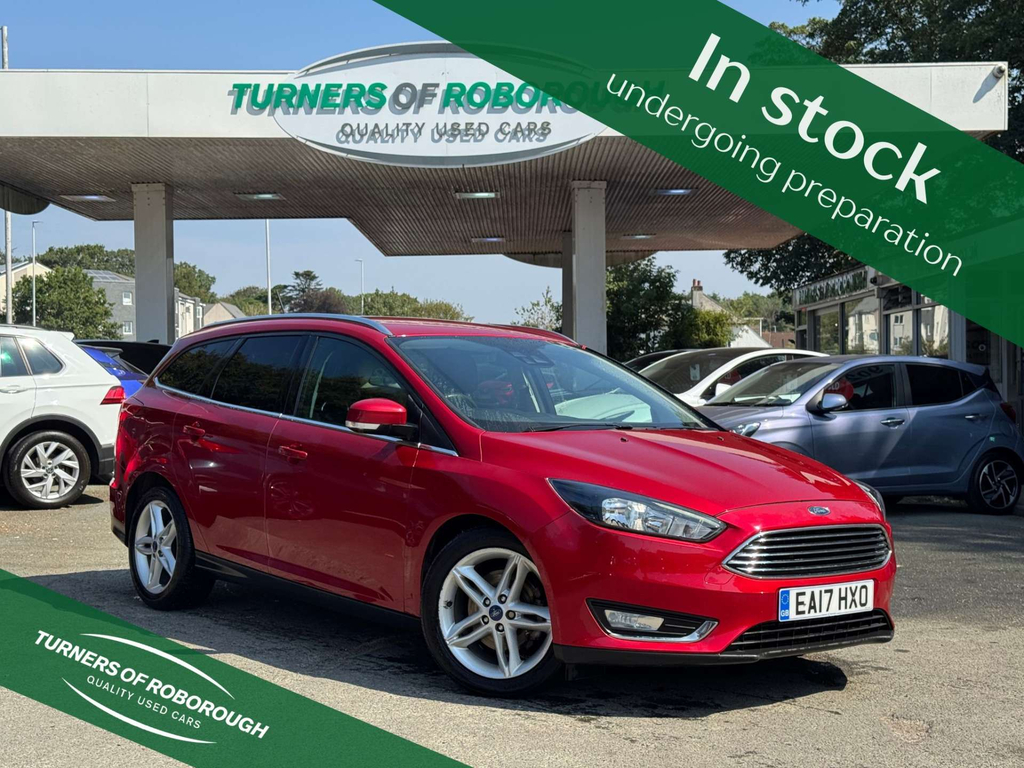 Ford Focus 2.0L Titanium Powershift Red