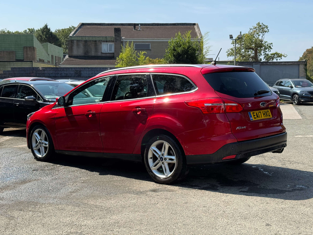 Ford Focus 2.0L Titanium Powershift Red #4