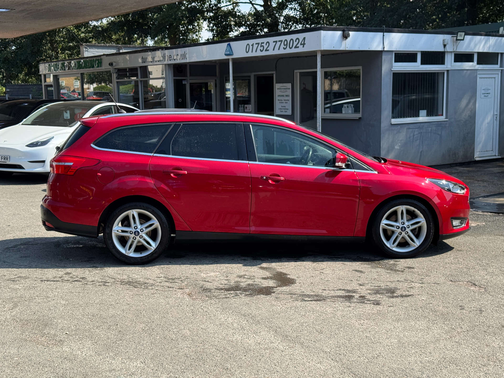 Ford Focus 2.0L Titanium Powershift Red #6