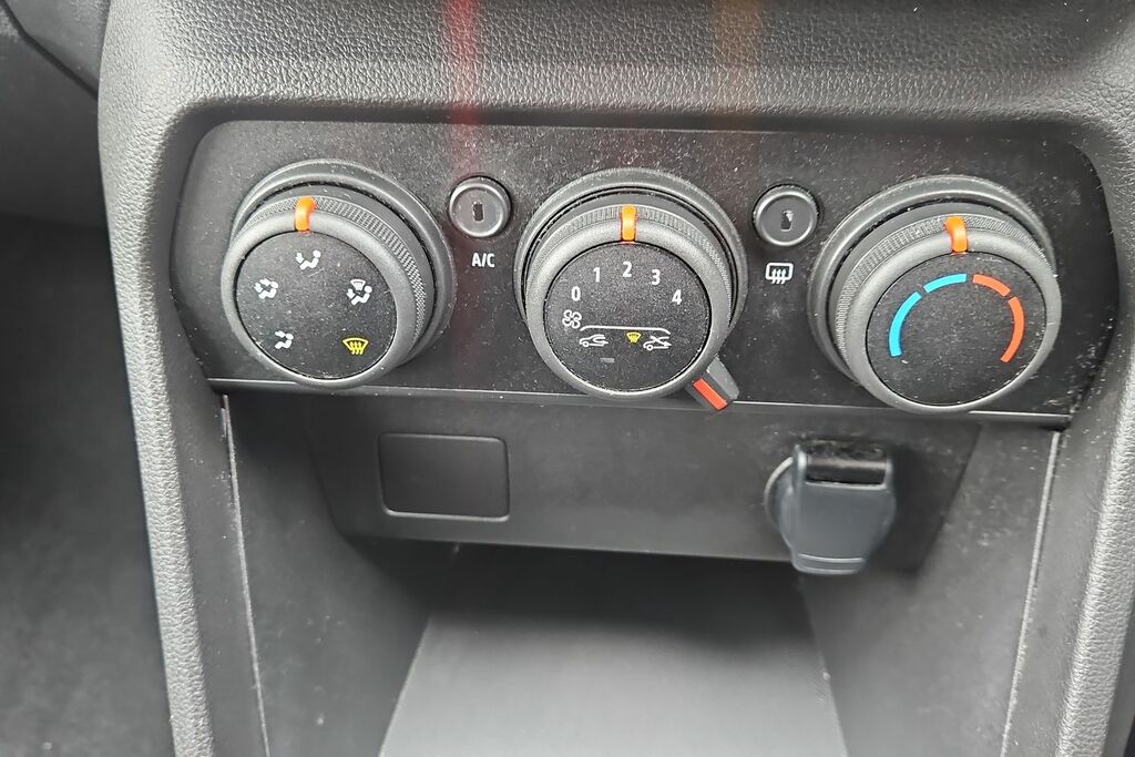Dacia Sandero Dacia Sandero 1.0 Tce Bi Fuel Expression Hatchb... WK23LGU #3