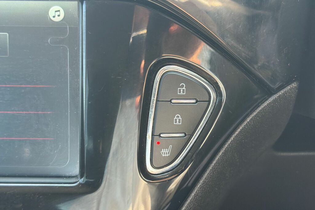 Vauxhall Corsa Vauxhall Corsa 1.4I Griffin Hatchback Petro... NA69ZLN #4