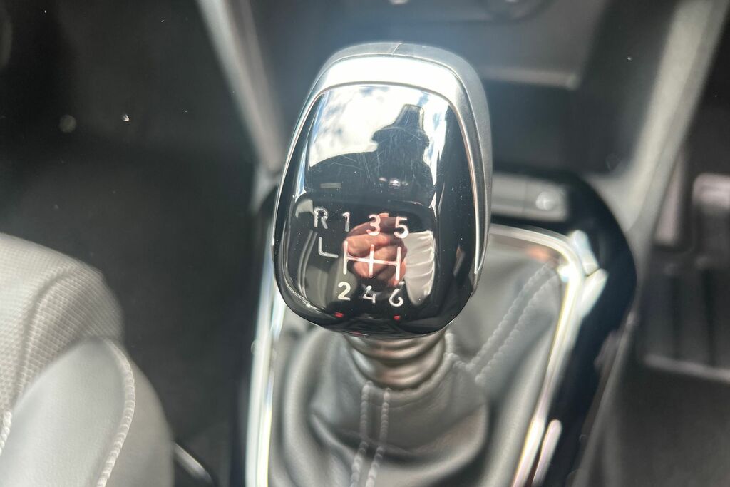 Vauxhall Corsa Vauxhall Corsa 1.2 Turbo Yes Hatchback Petr... NC26BVX #6