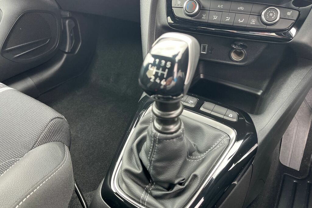 Vauxhall Corsa Vauxhall Corsa 1.2 Turbo Yes Hatchback Petr... DS26OKL #6