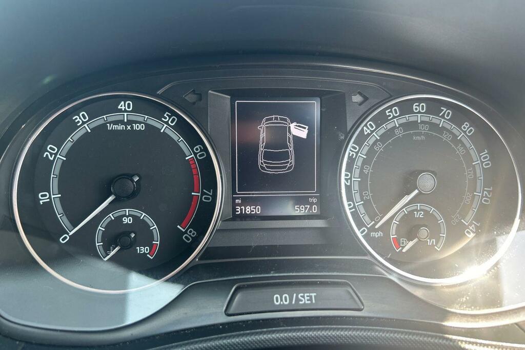 Skoda Fabia Skoda Fabia Hatch 1.0 Tsi Colour Edition Hatchb... NJ71OHY #5