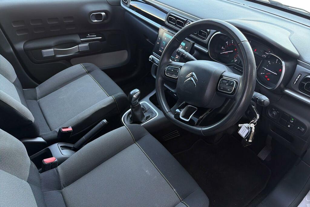 Citroen C3 Citroen C3 1.2 Puretech Flair Hatchback Pet... Silver #2