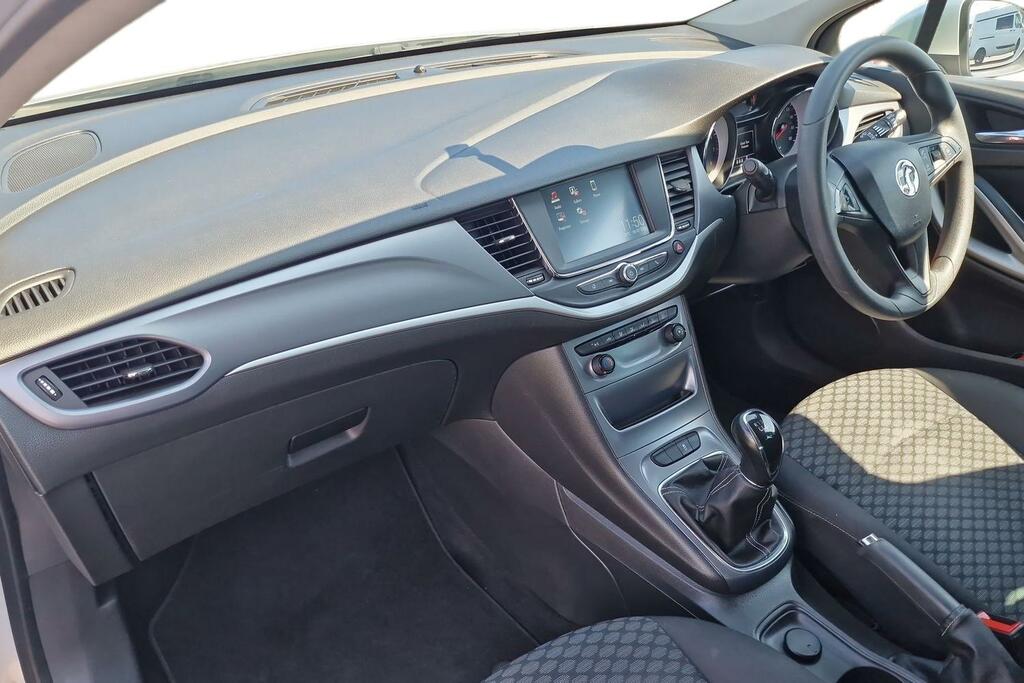 Vauxhall Astra Vauxhall Astra 1.4I Turbo Design Hatchback ... DP18MKV Silver #5