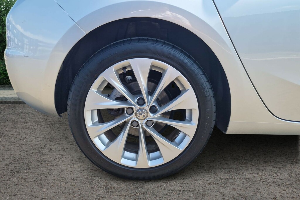 Vauxhall Astra Vauxhall Astra 1.4I Turbo Design Hatchback ... DP18MKV Silver #3