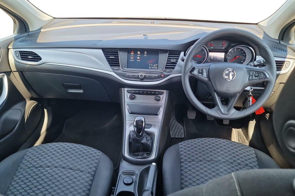 Vauxhall Astra Vauxhall Astra 1.4I Turbo Design Hatchback ... DP18MKV Silver #4