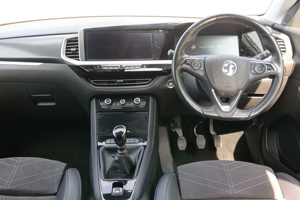 Vauxhall Grandland Hatchback White #4